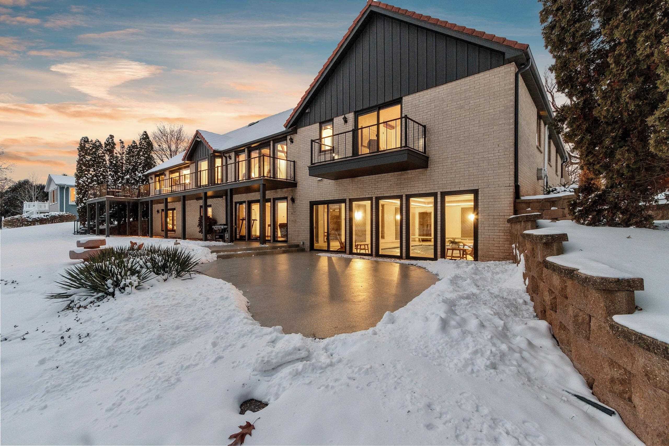 2045 LOST DAUPHIN Road