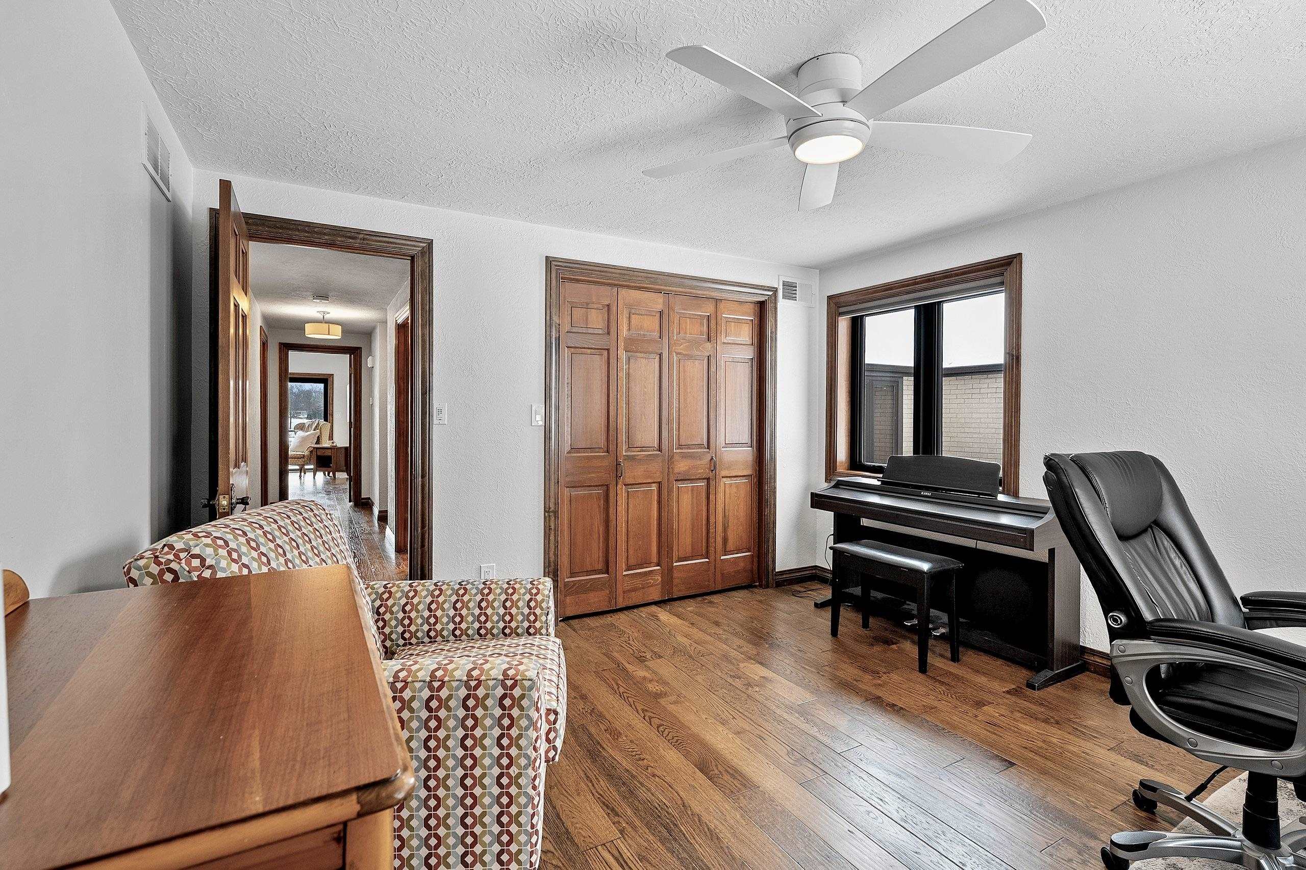 2045 LOST DAUPHIN Road