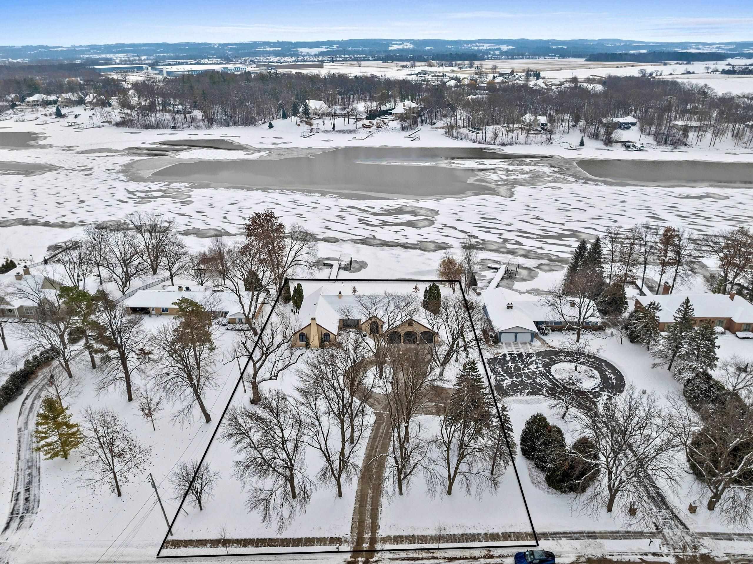 2045 LOST DAUPHIN Road