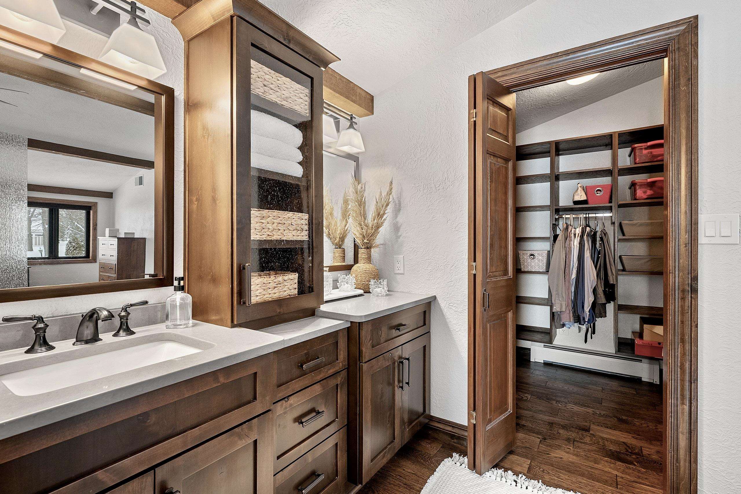 2045 LOST DAUPHIN Road