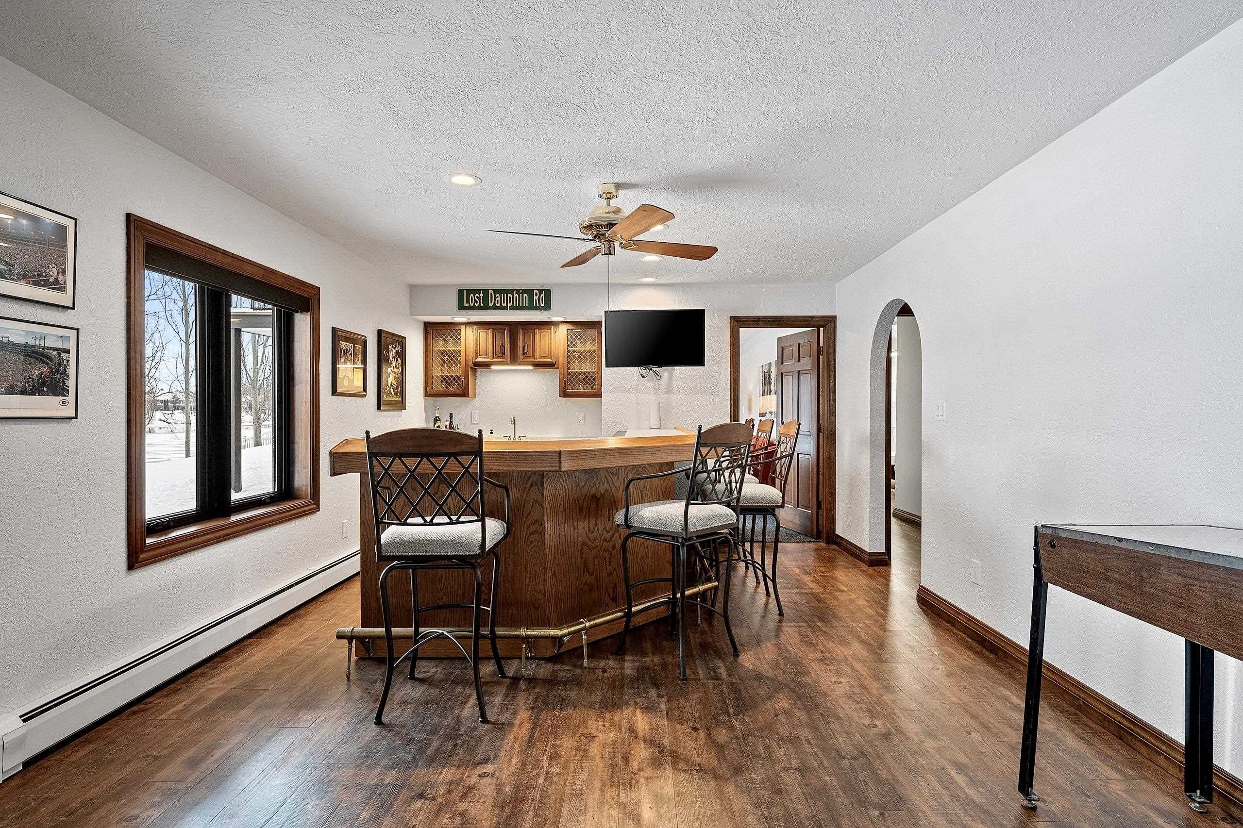 2045 LOST DAUPHIN Road