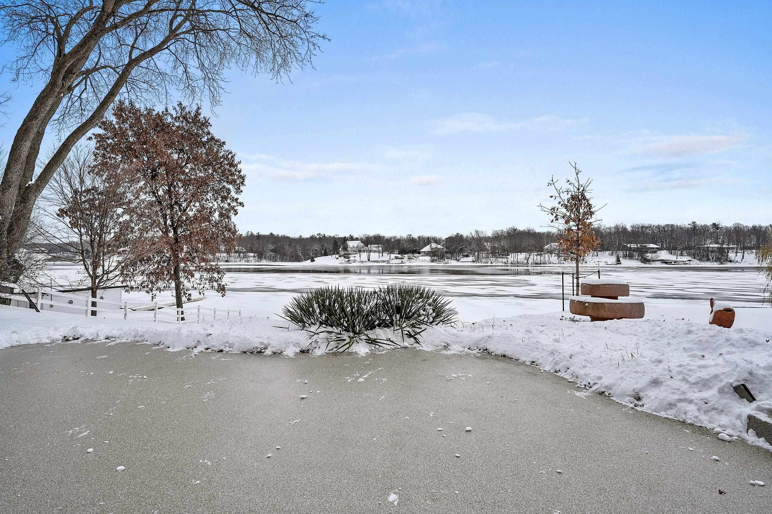 2045 LOST DAUPHIN Road