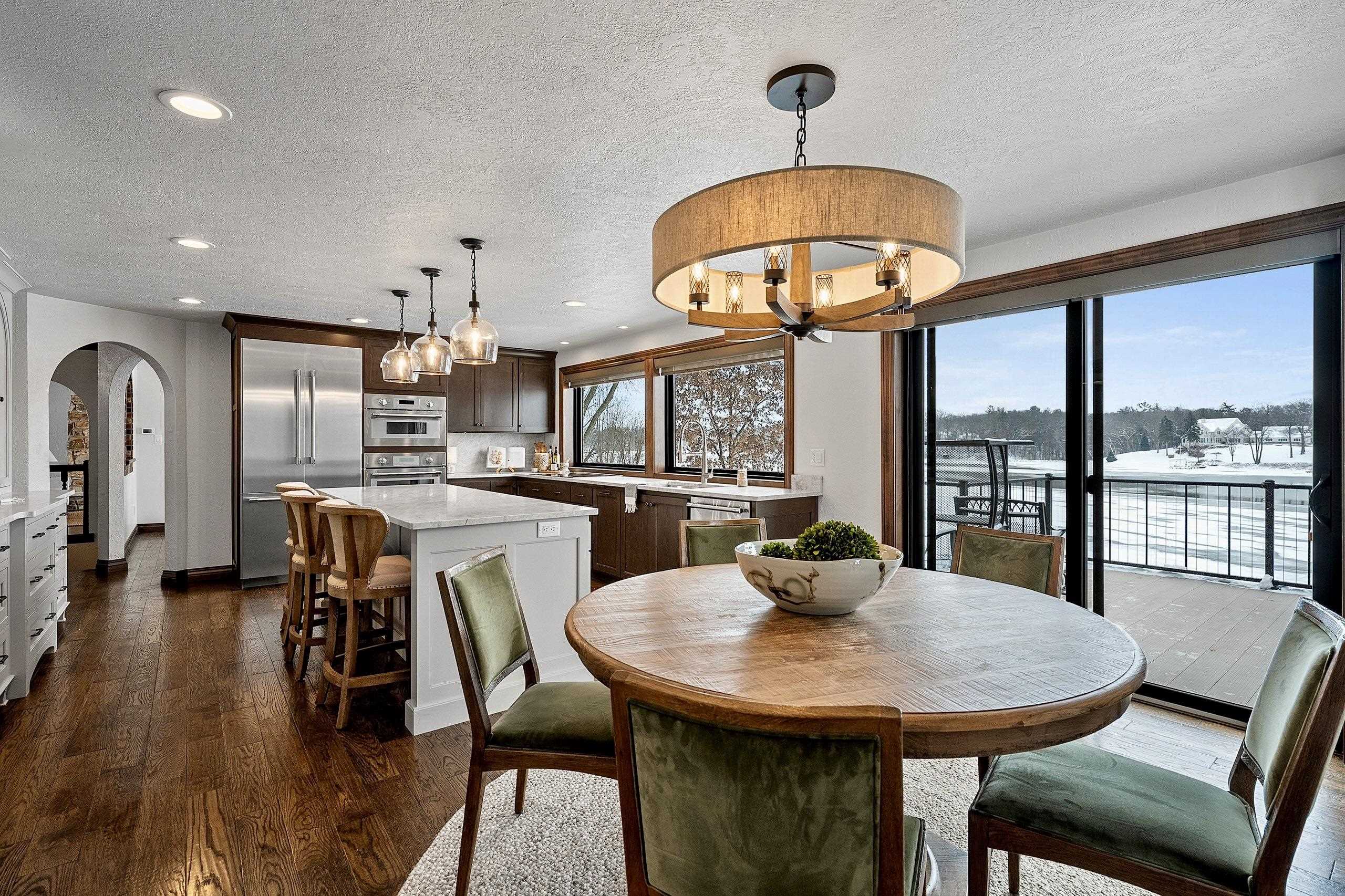 2045 LOST DAUPHIN Road