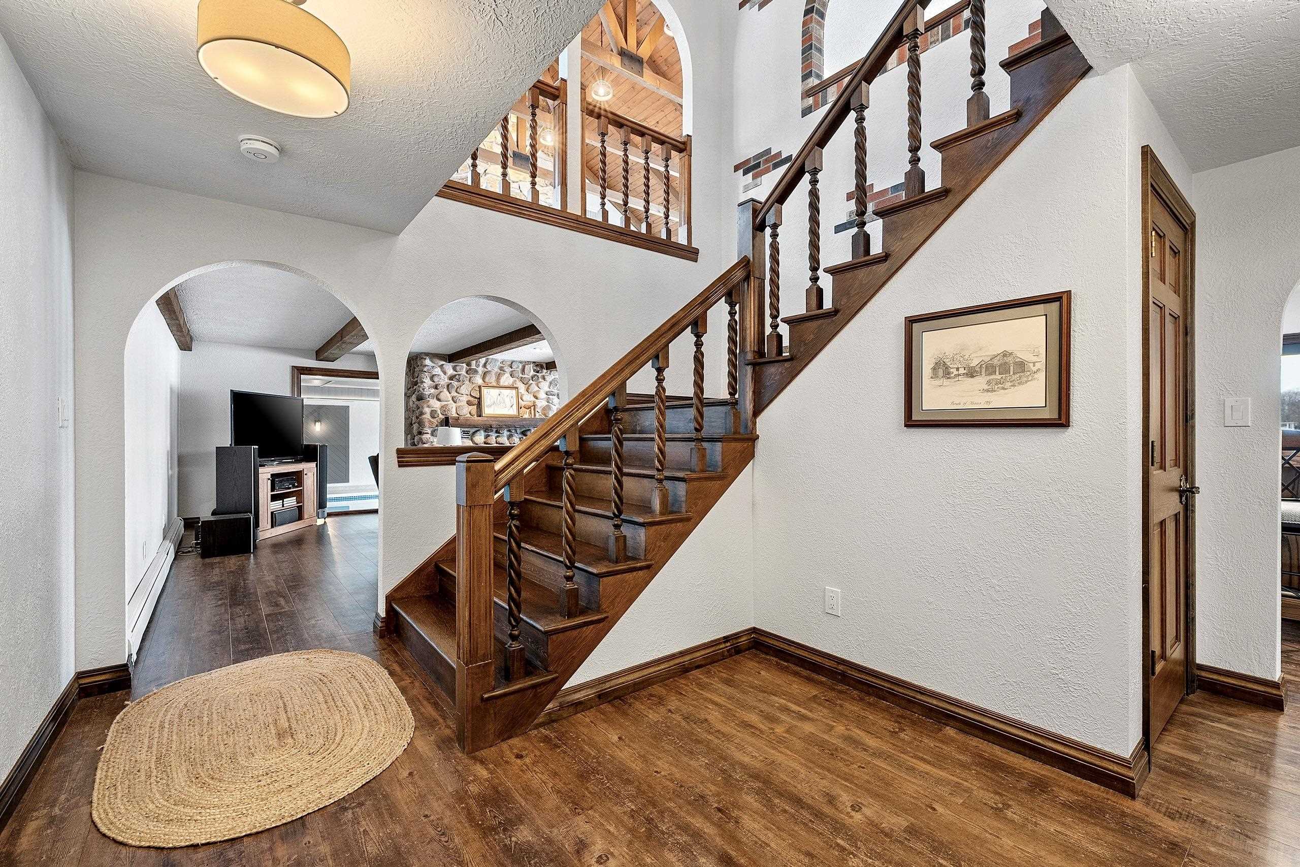 2045 LOST DAUPHIN Road