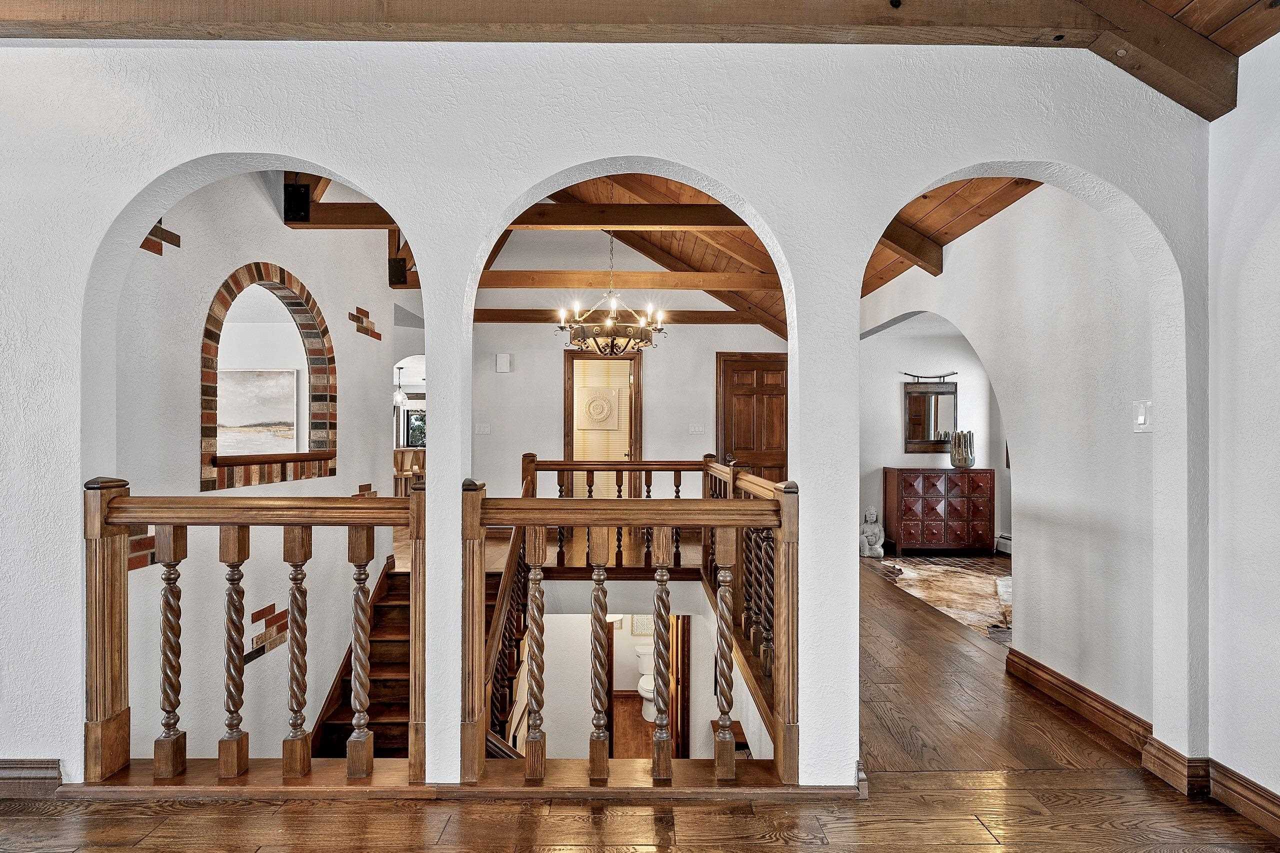 2045 LOST DAUPHIN Road