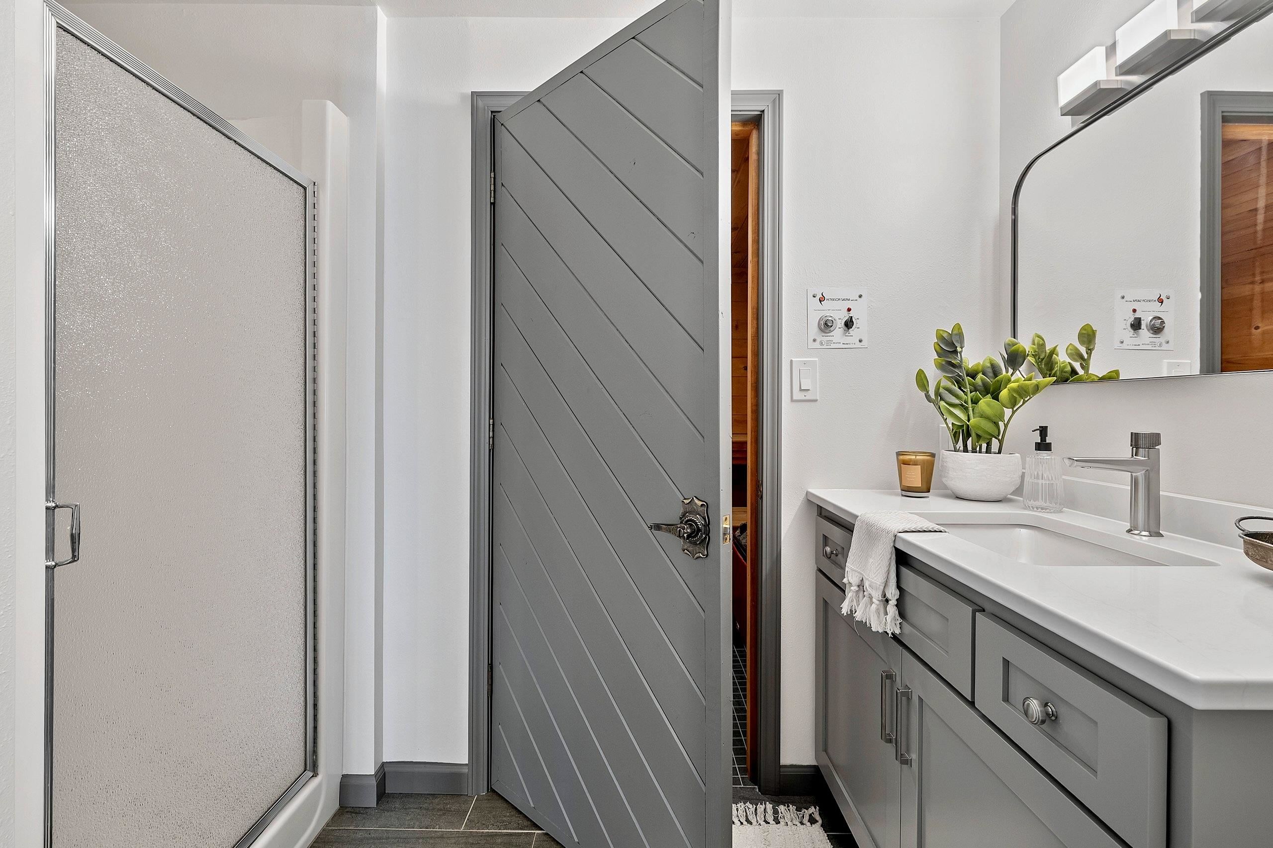 2045 LOST DAUPHIN Road