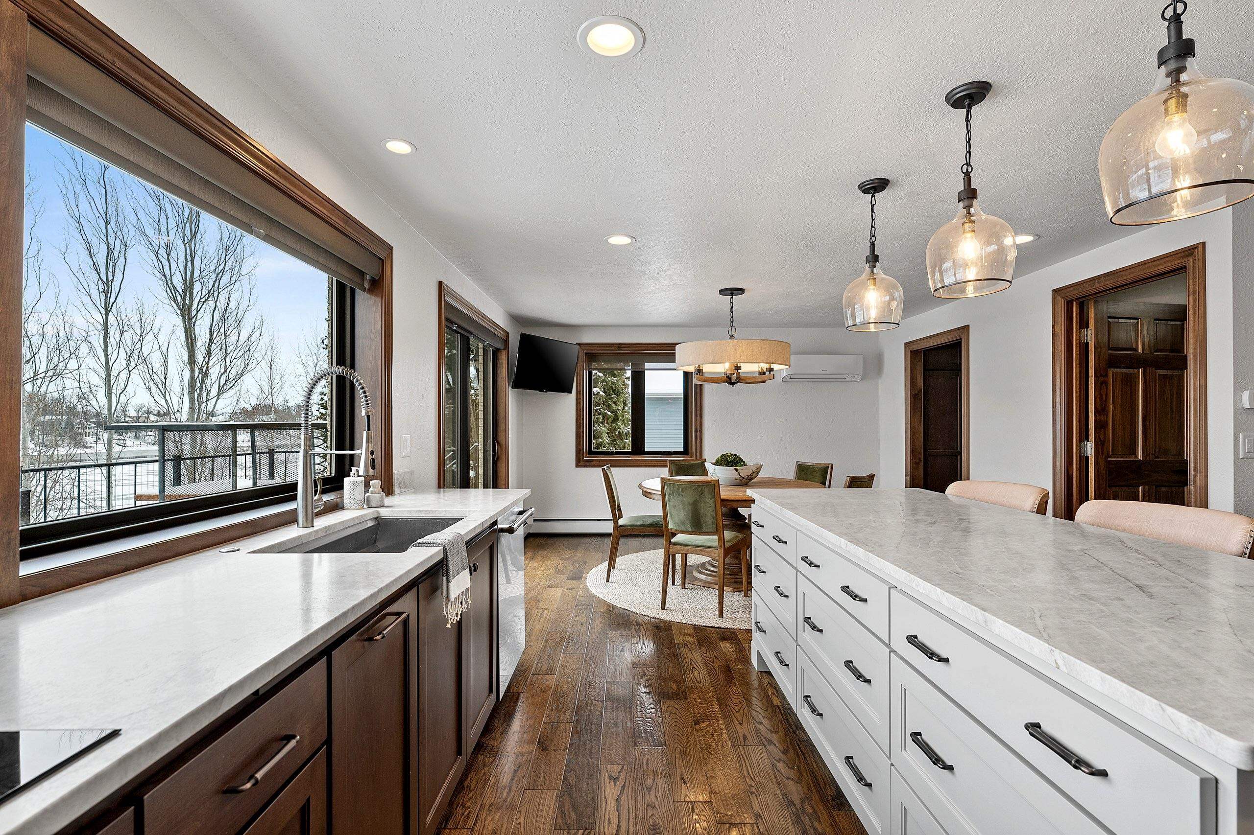 2045 LOST DAUPHIN Road