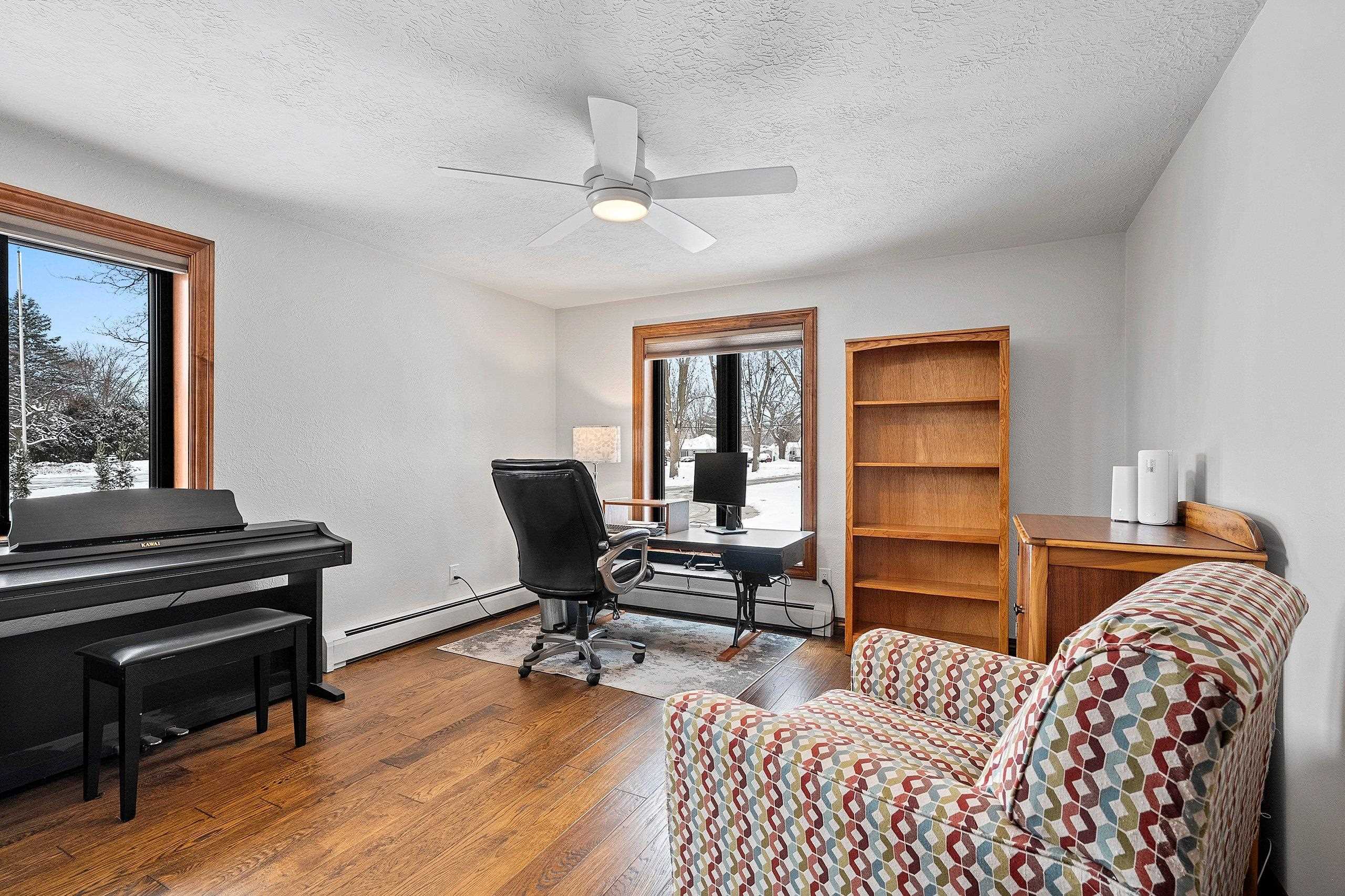 2045 LOST DAUPHIN Road