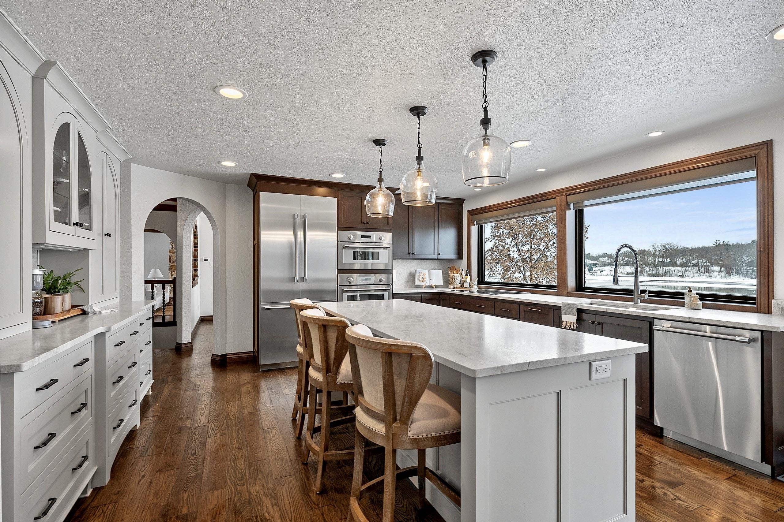 2045 LOST DAUPHIN Road