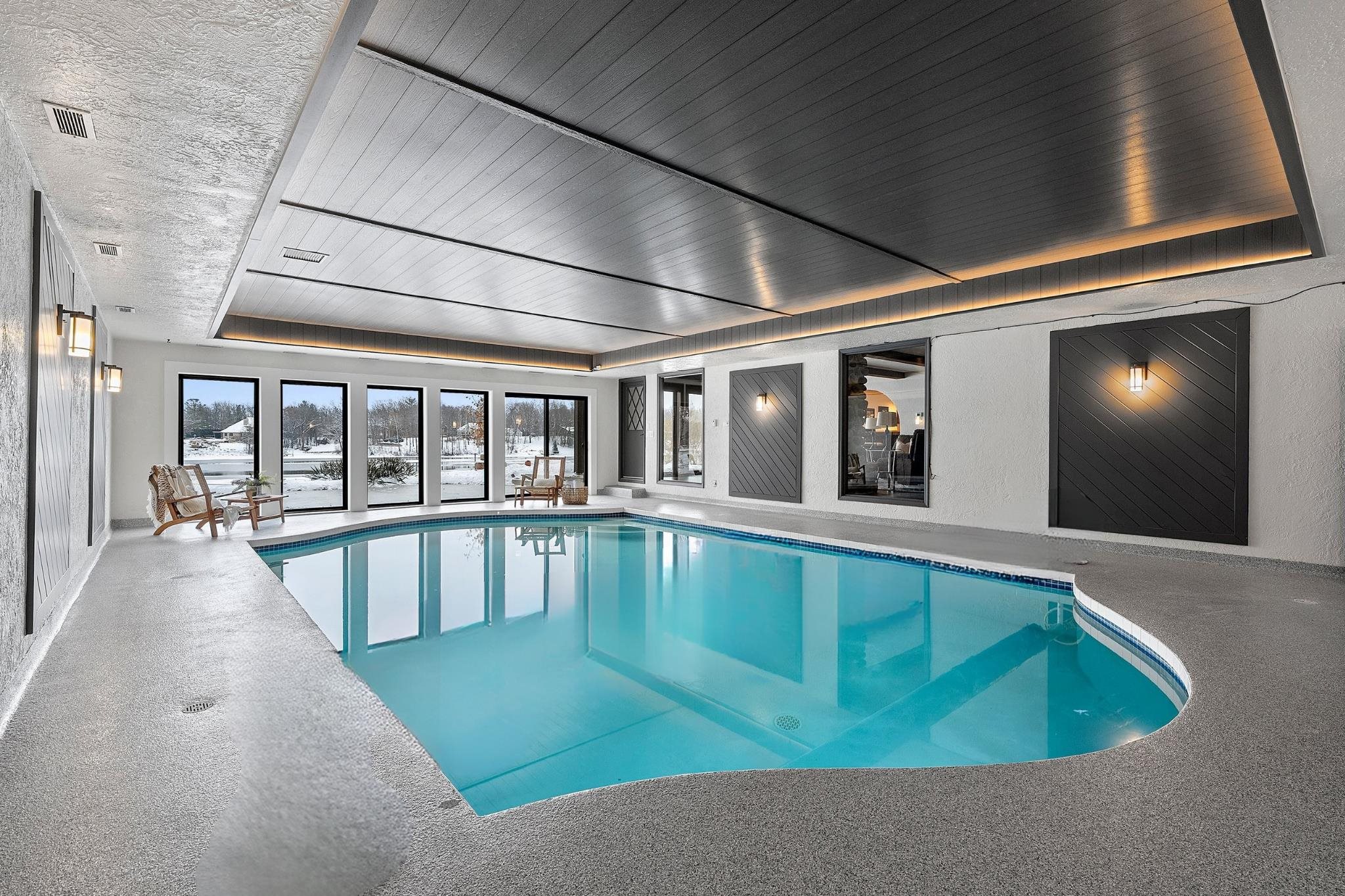 2045 LOST DAUPHIN Road