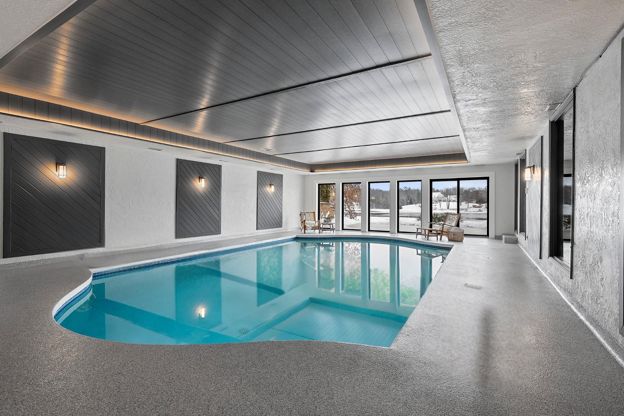 2045 LOST DAUPHIN Road