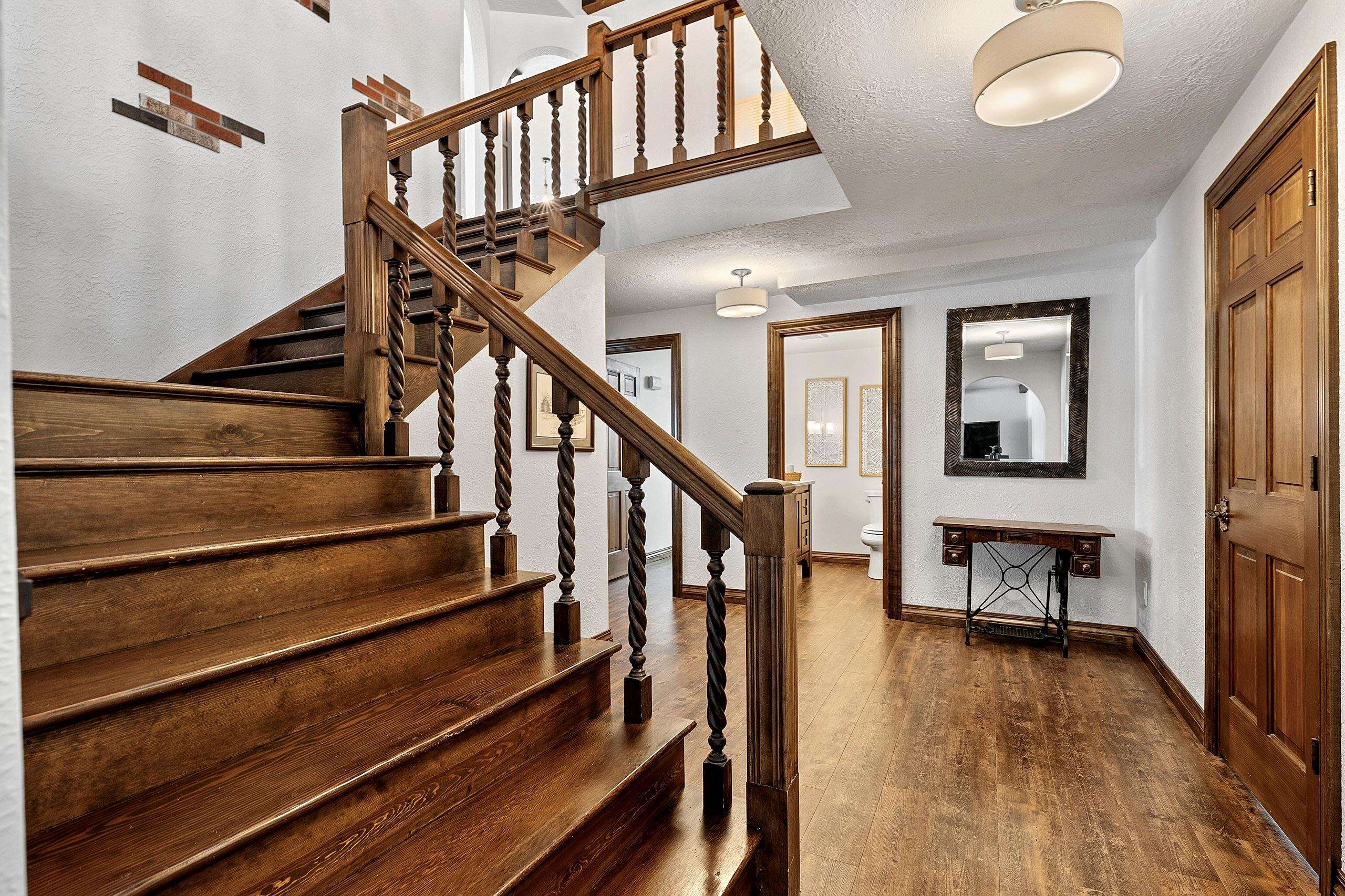 2045 LOST DAUPHIN Road