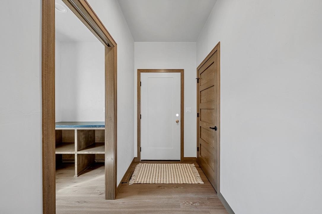 4001 ANTWERP Avenue Unit: 4