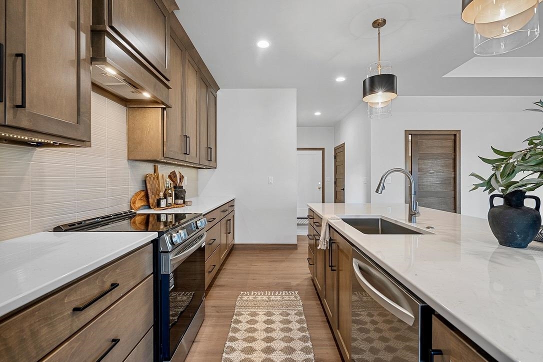 4001 ANTWERP Avenue Unit: 4