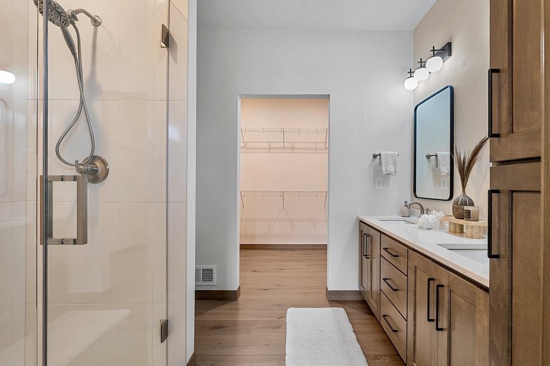 4001 ANTWERP Avenue Unit: 4