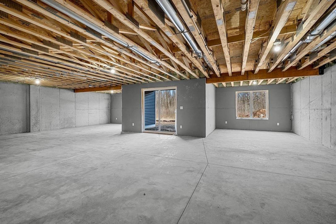 4001 ANTWERP Avenue Unit: 4