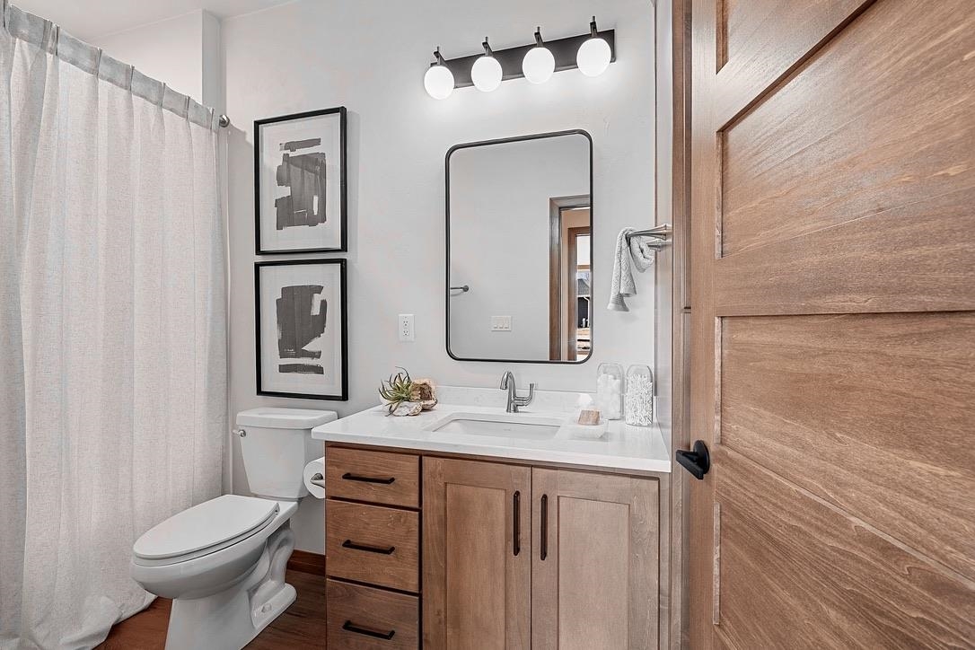 4001 ANTWERP Avenue Unit: 4