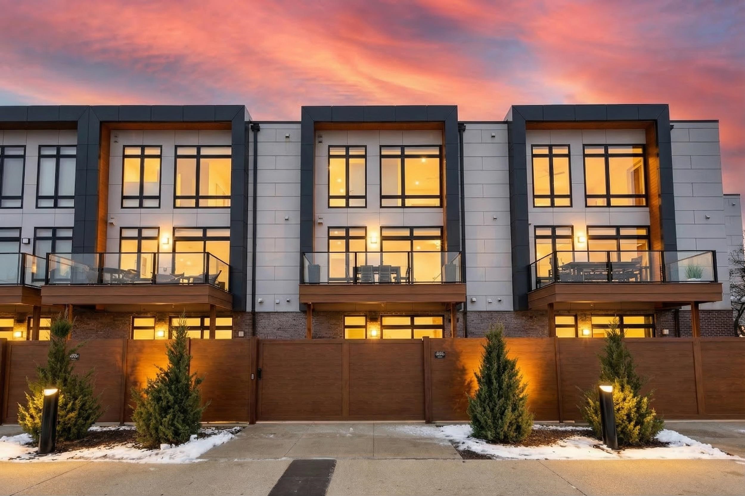 1104 BROOKWOOD Drive Unit: 21