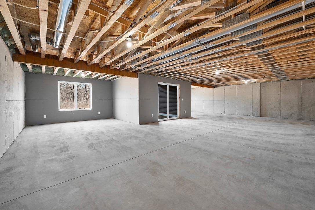 4001 ANTWERP Avenue Unit: 6