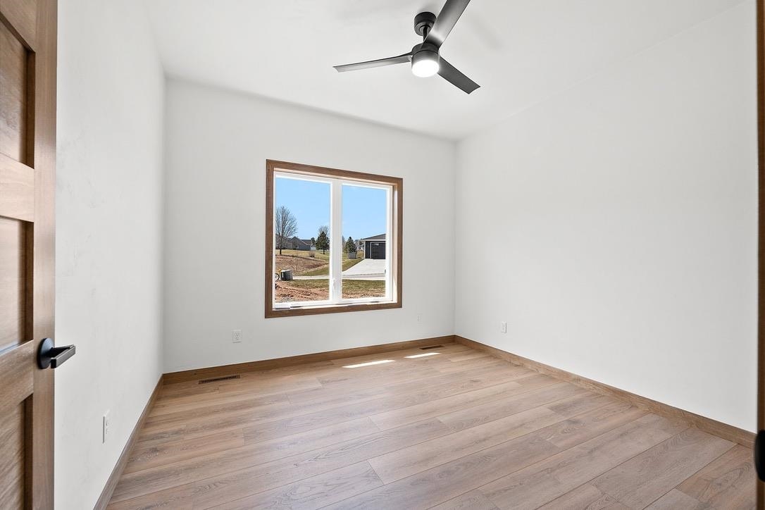 4001 ANTWERP Avenue Unit: 6