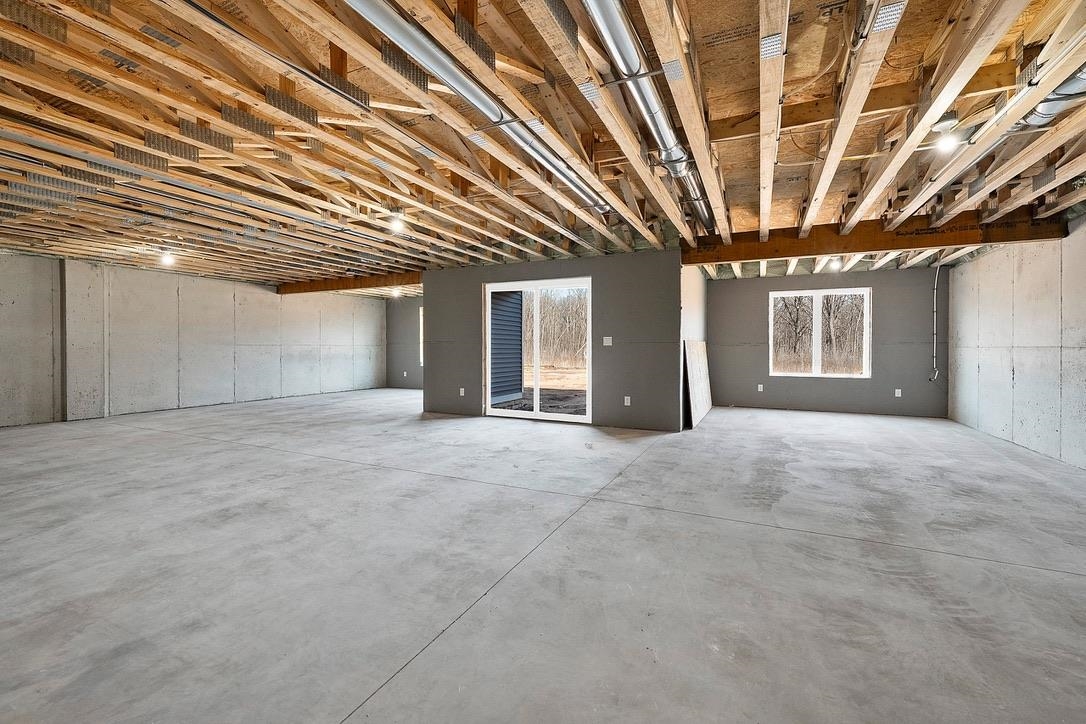 4001 ANTWERP Avenue Unit: 6