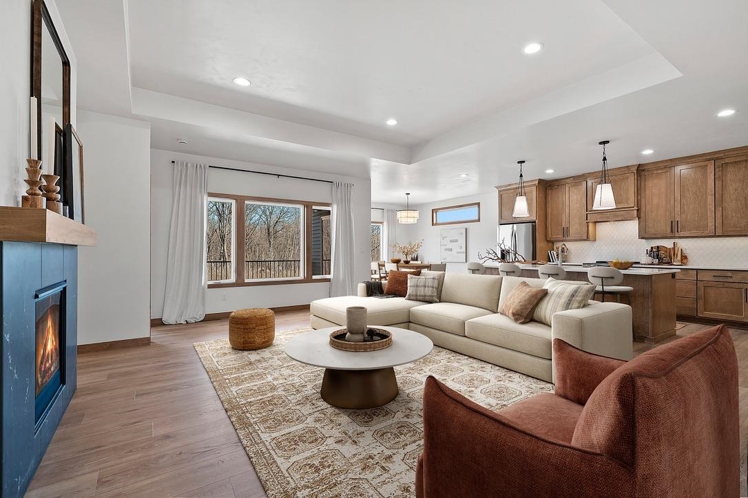 4001 ANTWERP Avenue Unit: 6