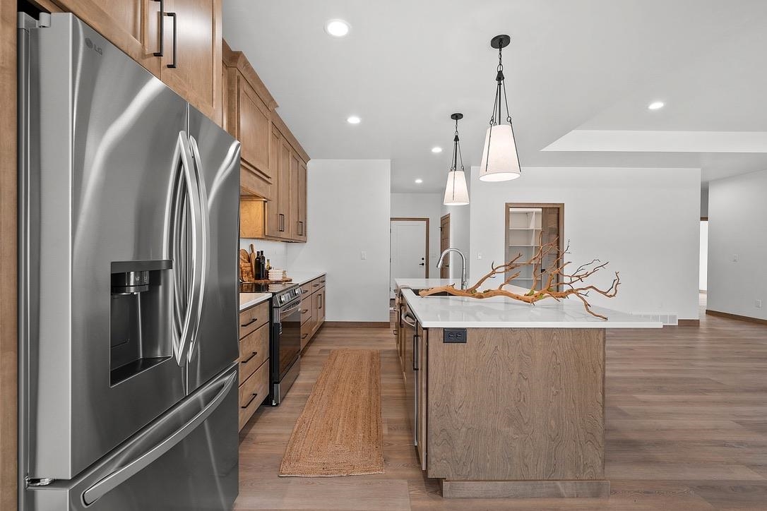 4001 ANTWERP Avenue Unit: 6