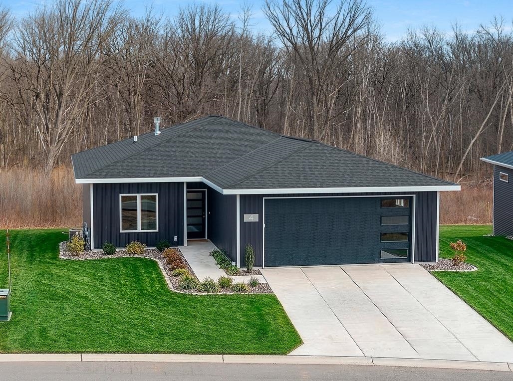 4001 ANTWERP Avenue Unit: 6