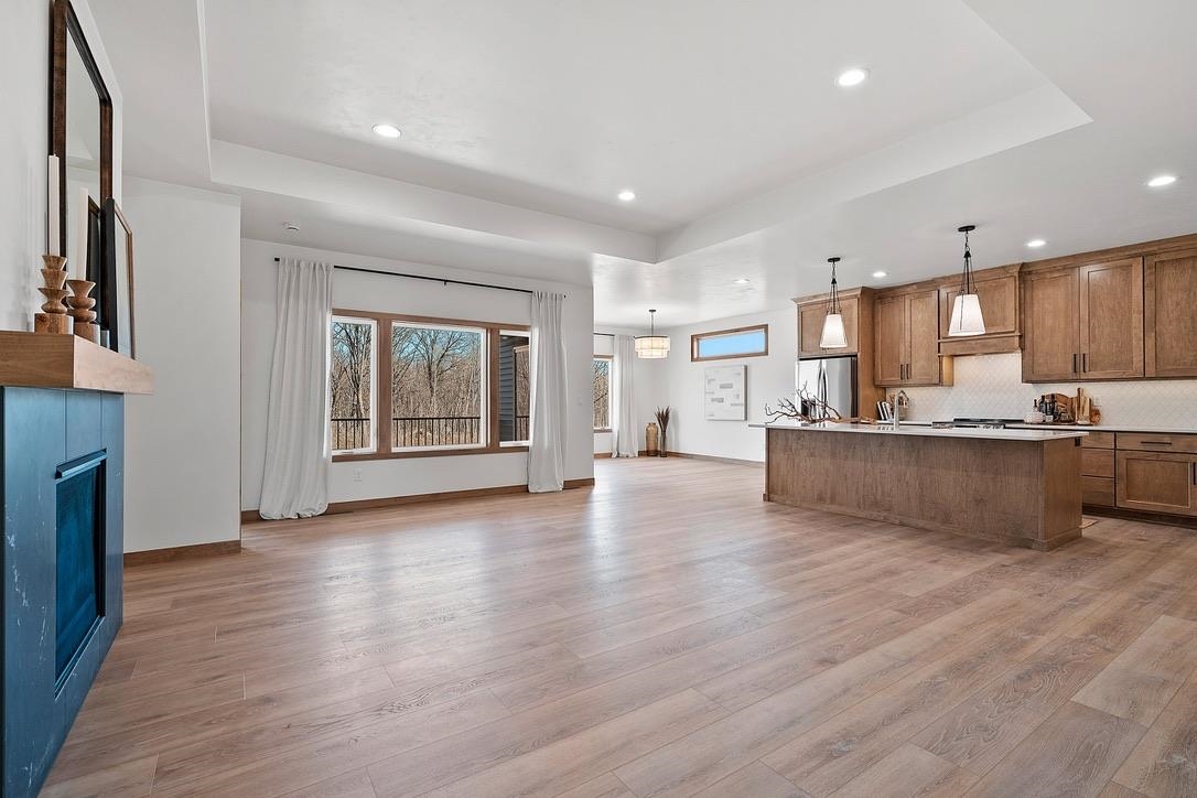 4001 ANTWERP Avenue Unit: 6