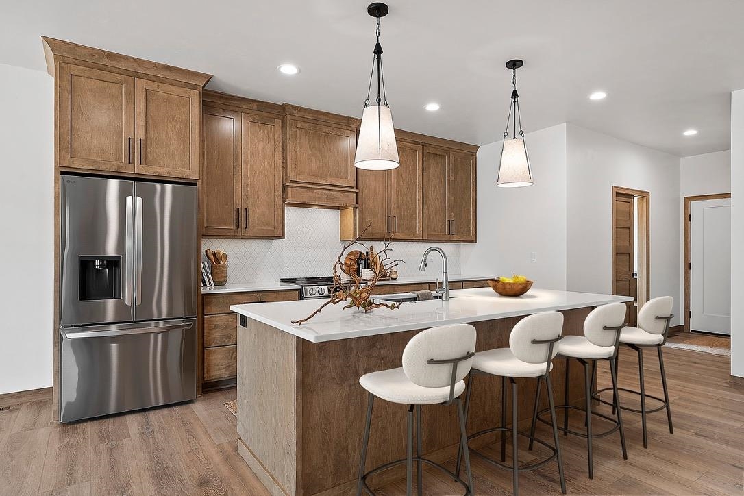 4001 ANTWERP Avenue Unit: 6