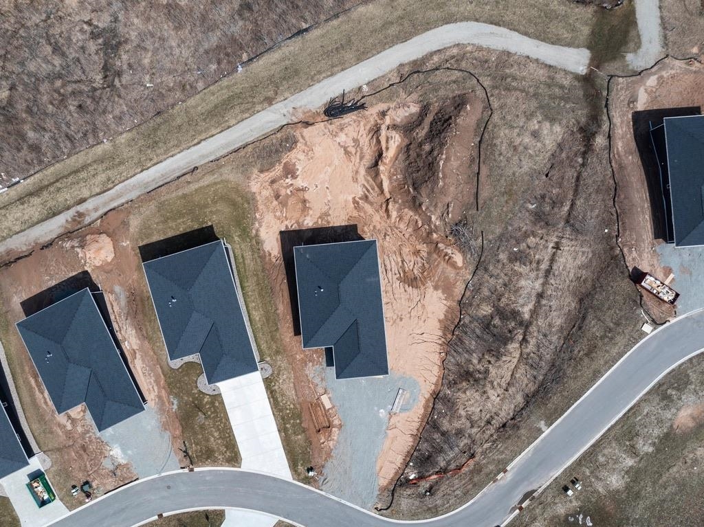 4001 ANTWERP Avenue Unit: 6