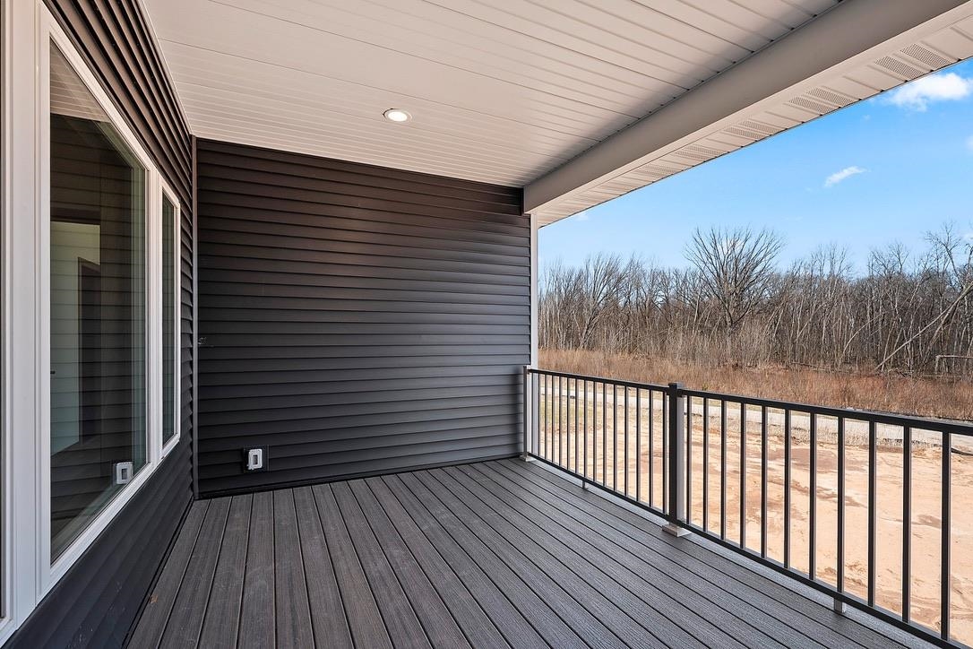 4001 ANTWERP Avenue Unit: 6