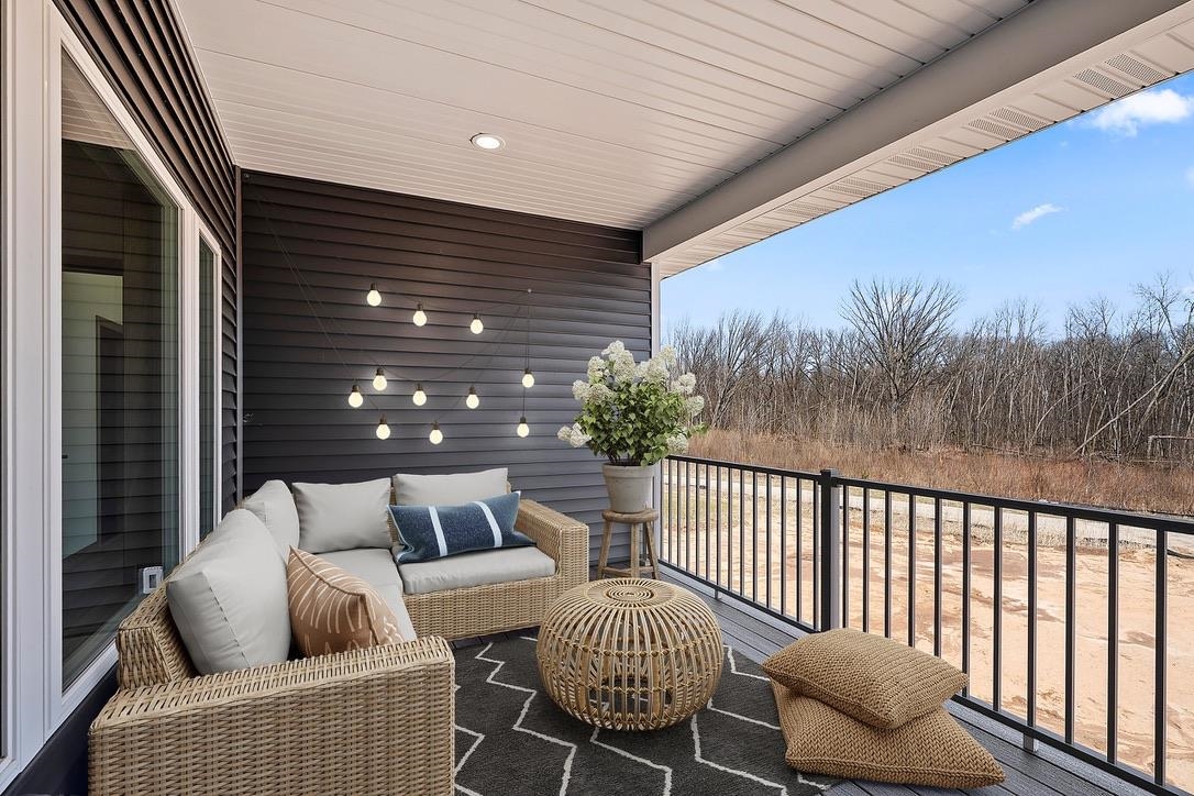 4001 ANTWERP Avenue Unit: 6