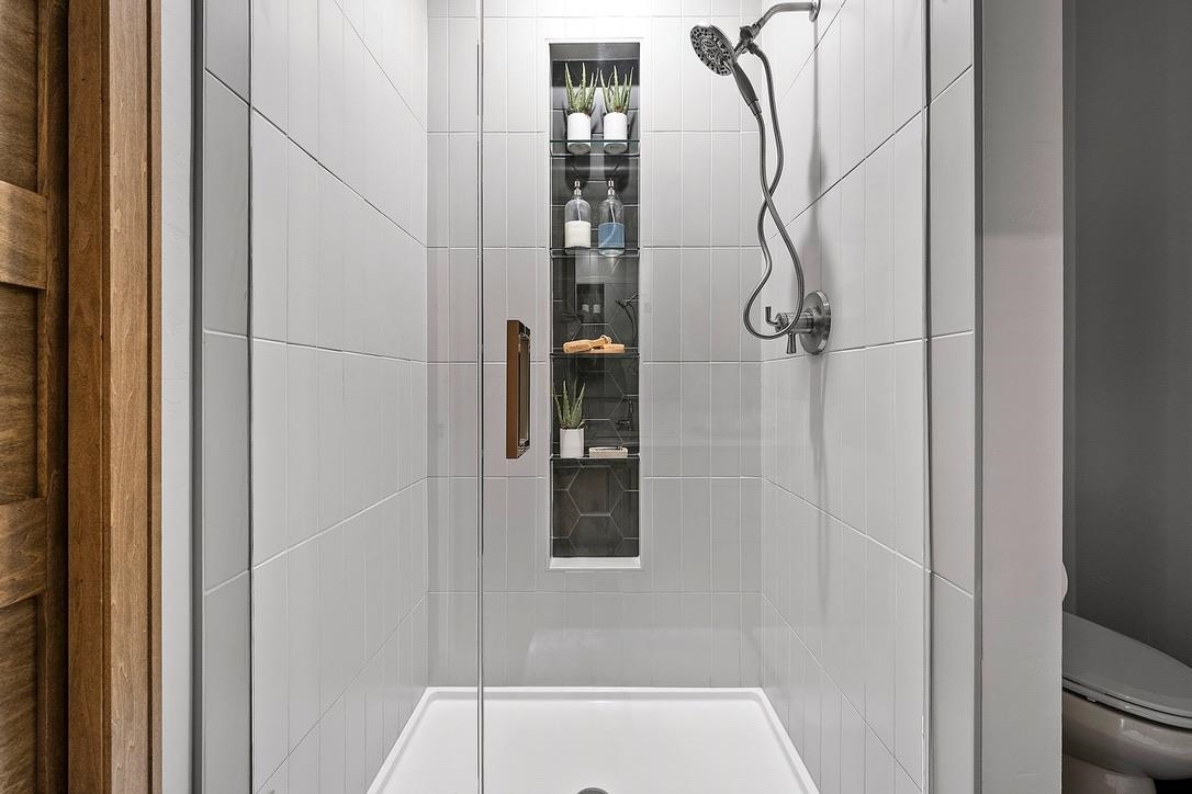 4001 ANTWERP Avenue Unit: 6