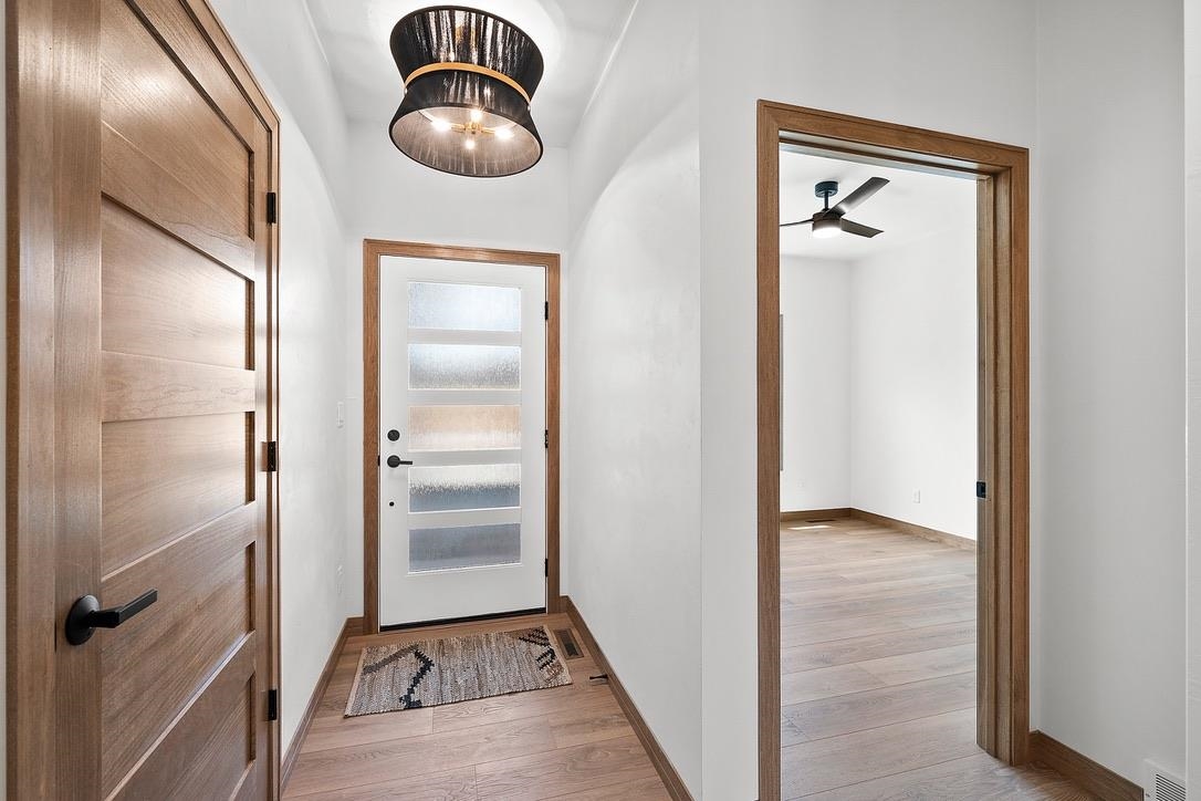 4001 ANTWERP Avenue Unit: 6