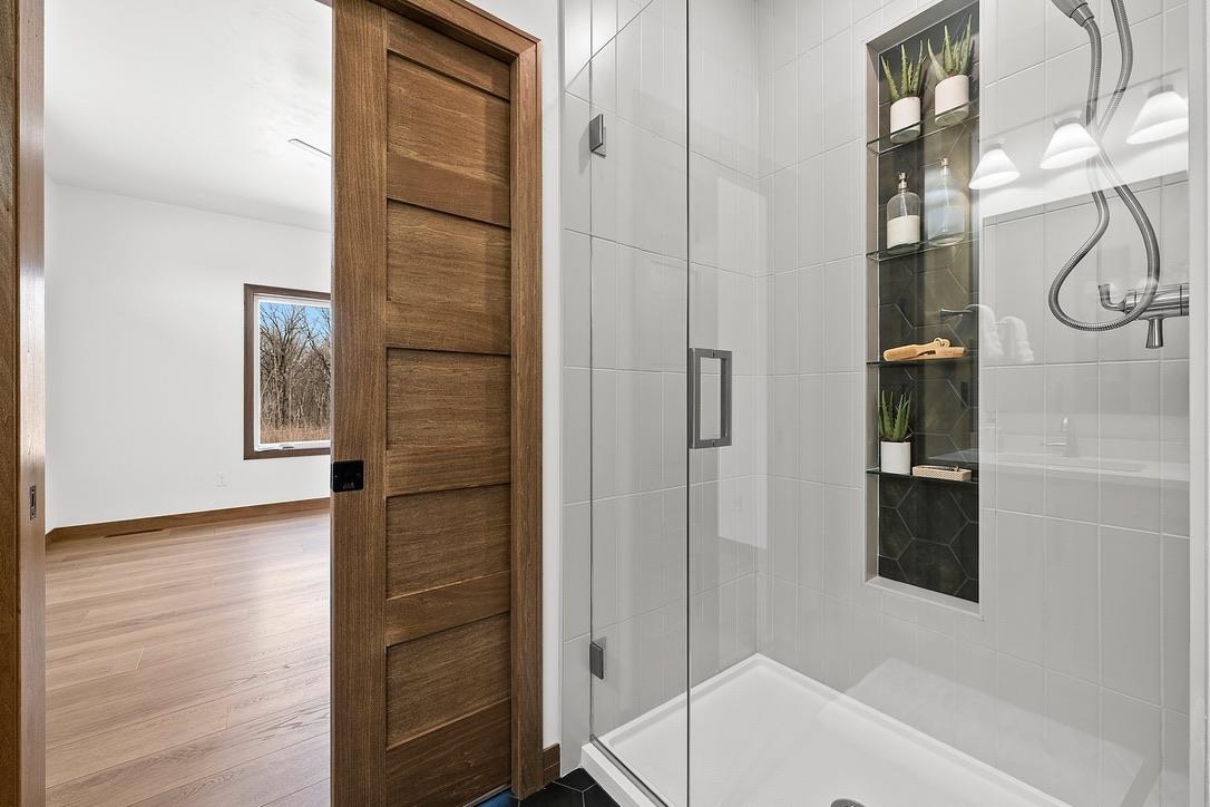 4001 ANTWERP Avenue Unit: 6