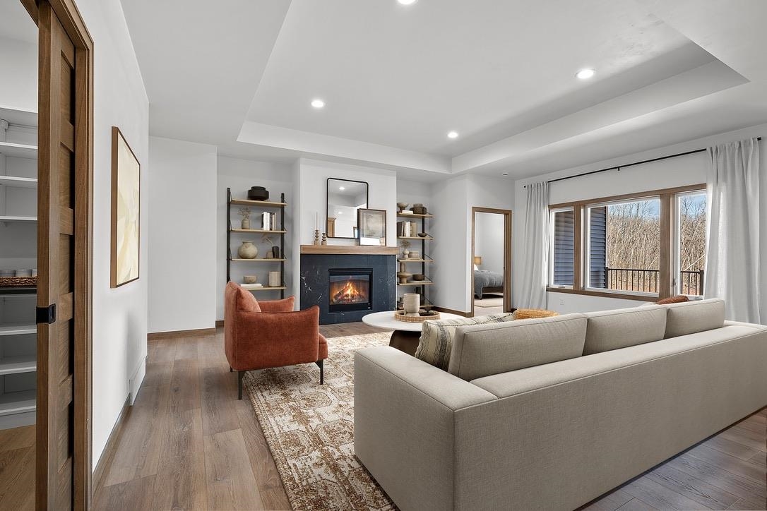 4001 ANTWERP Avenue Unit: 6