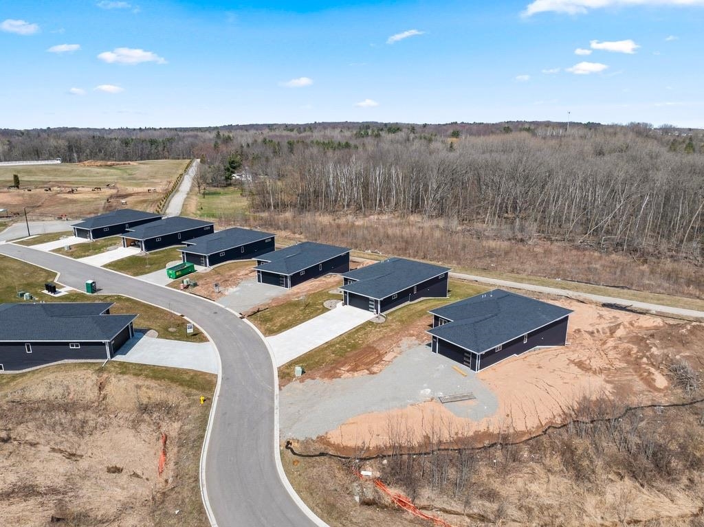 4001 ANTWERP Avenue Unit: 6