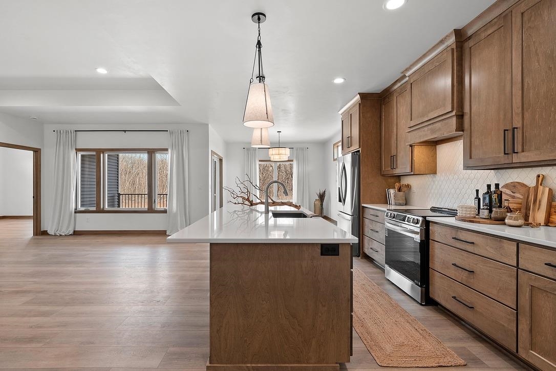 4001 ANTWERP Avenue Unit: 6