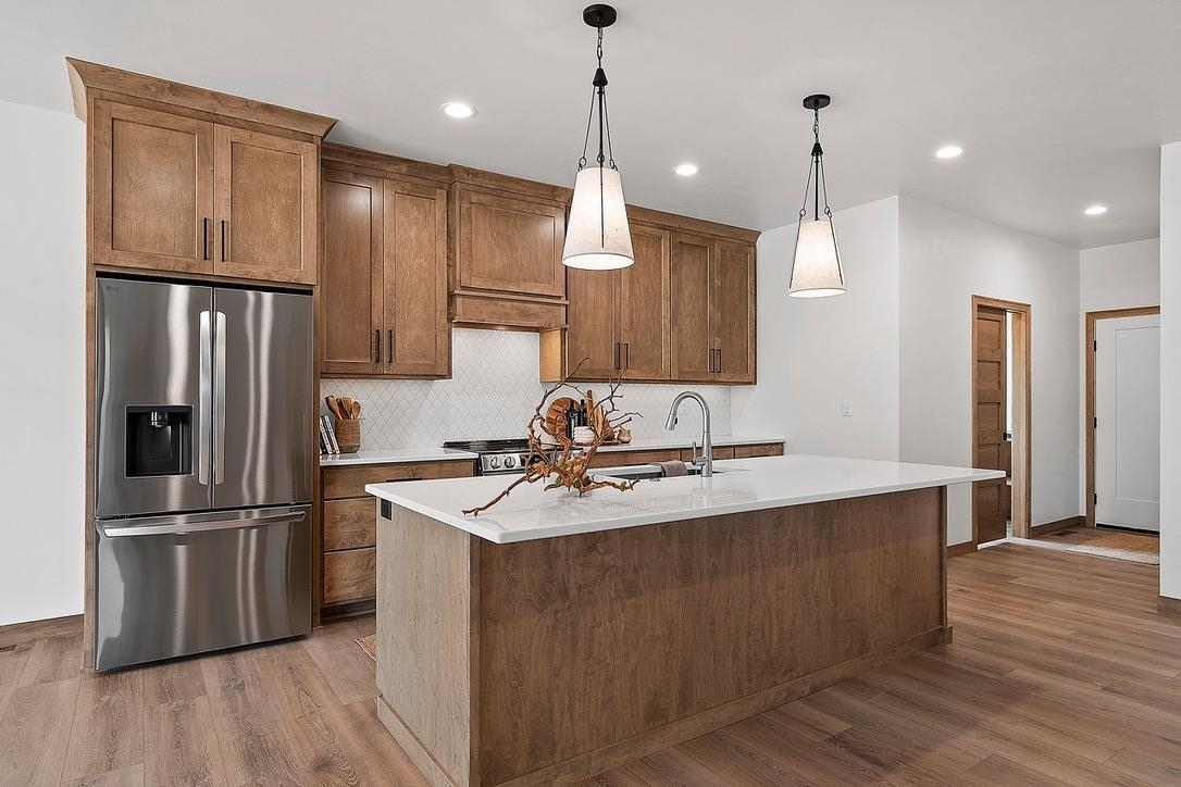 4001 ANTWERP Avenue Unit: 6