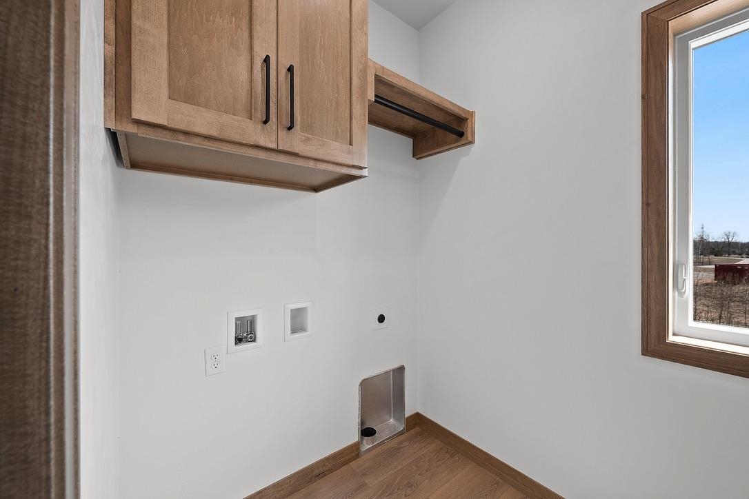 4001 ANTWERP Avenue Unit: 6