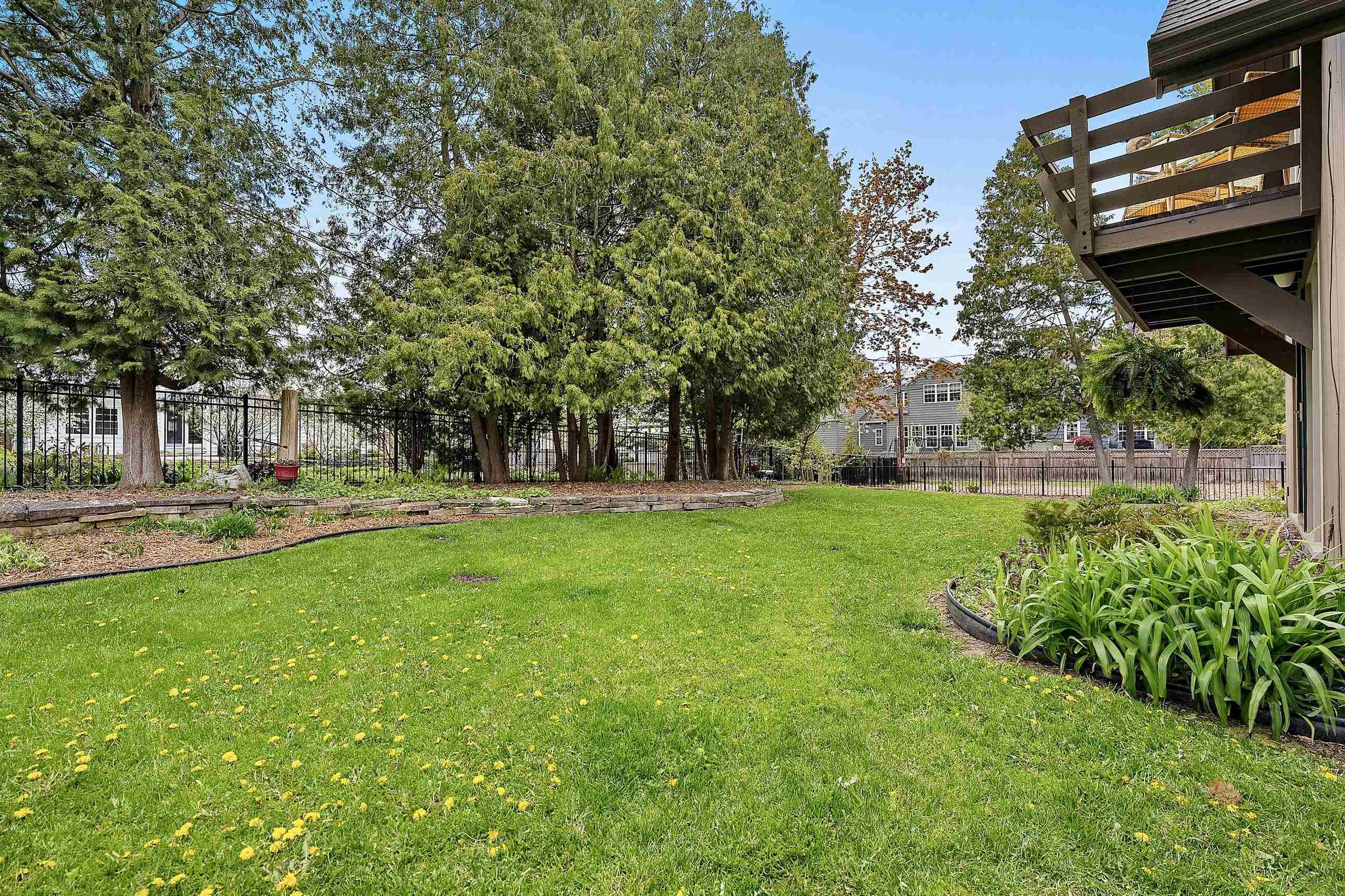 718 RANDALL Avenue