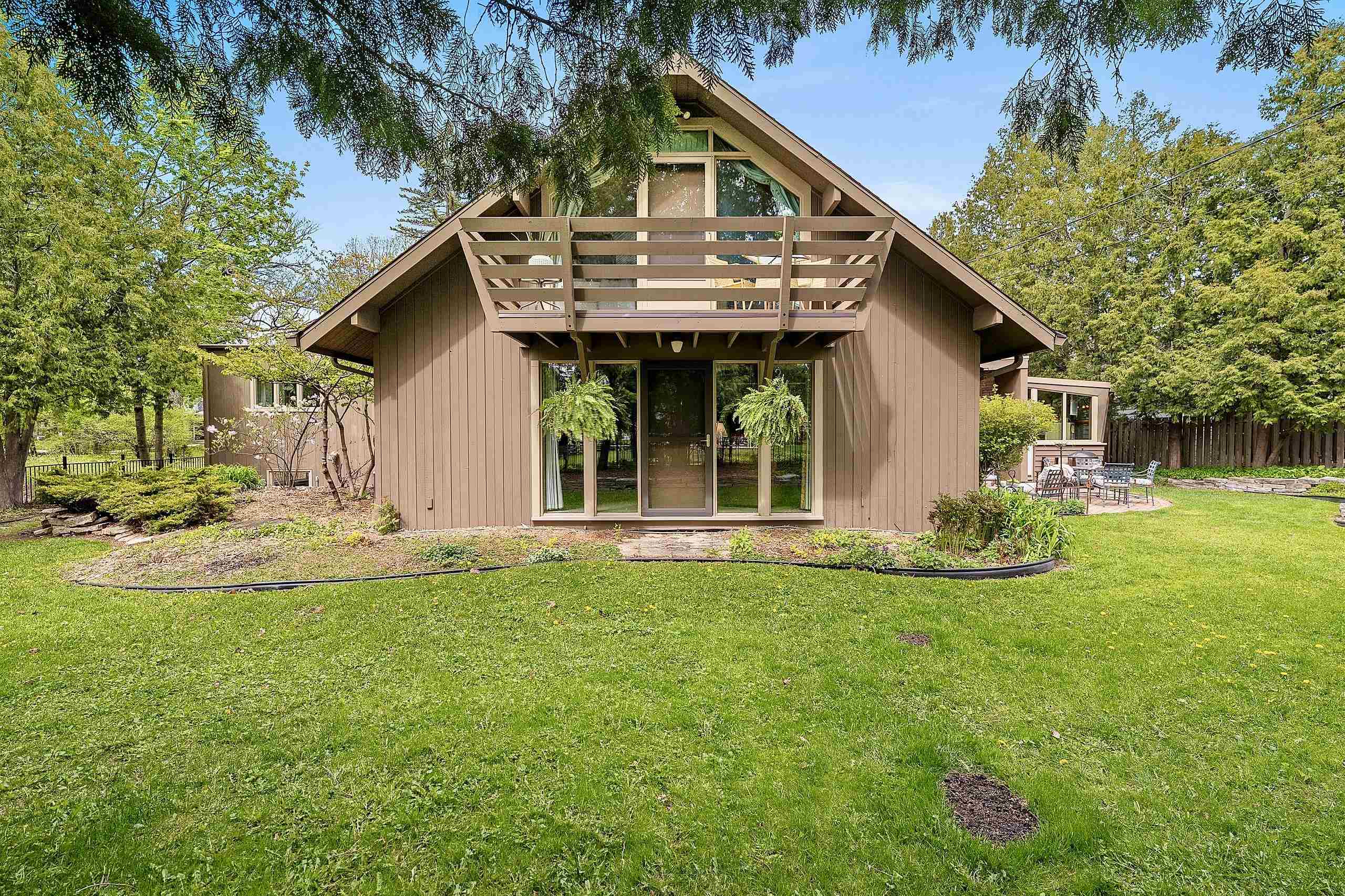718 RANDALL Avenue