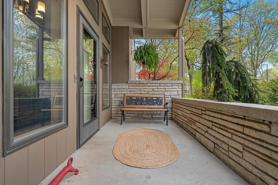 718 RANDALL Avenue
