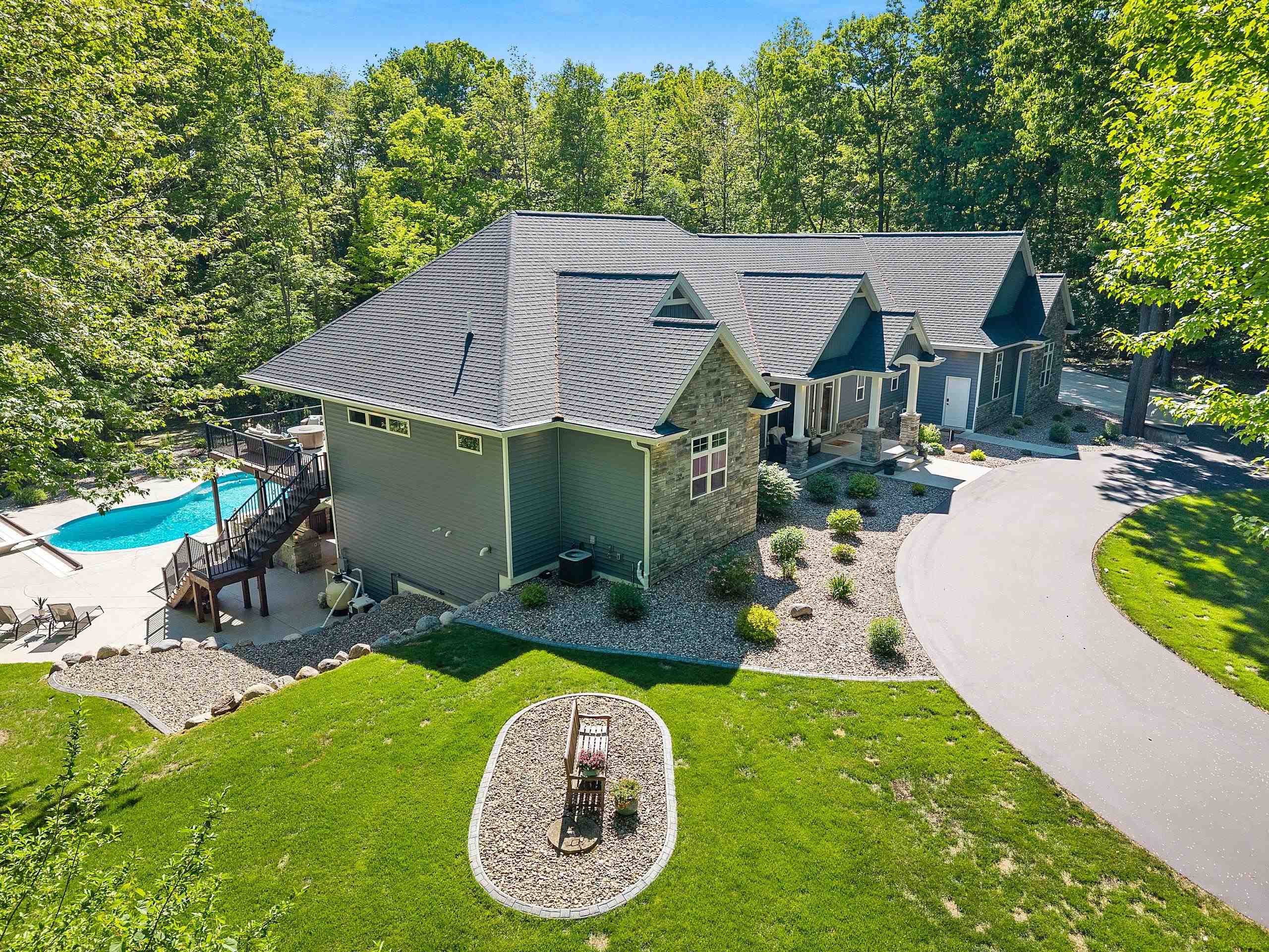 3413 BLACKBERRY Lane