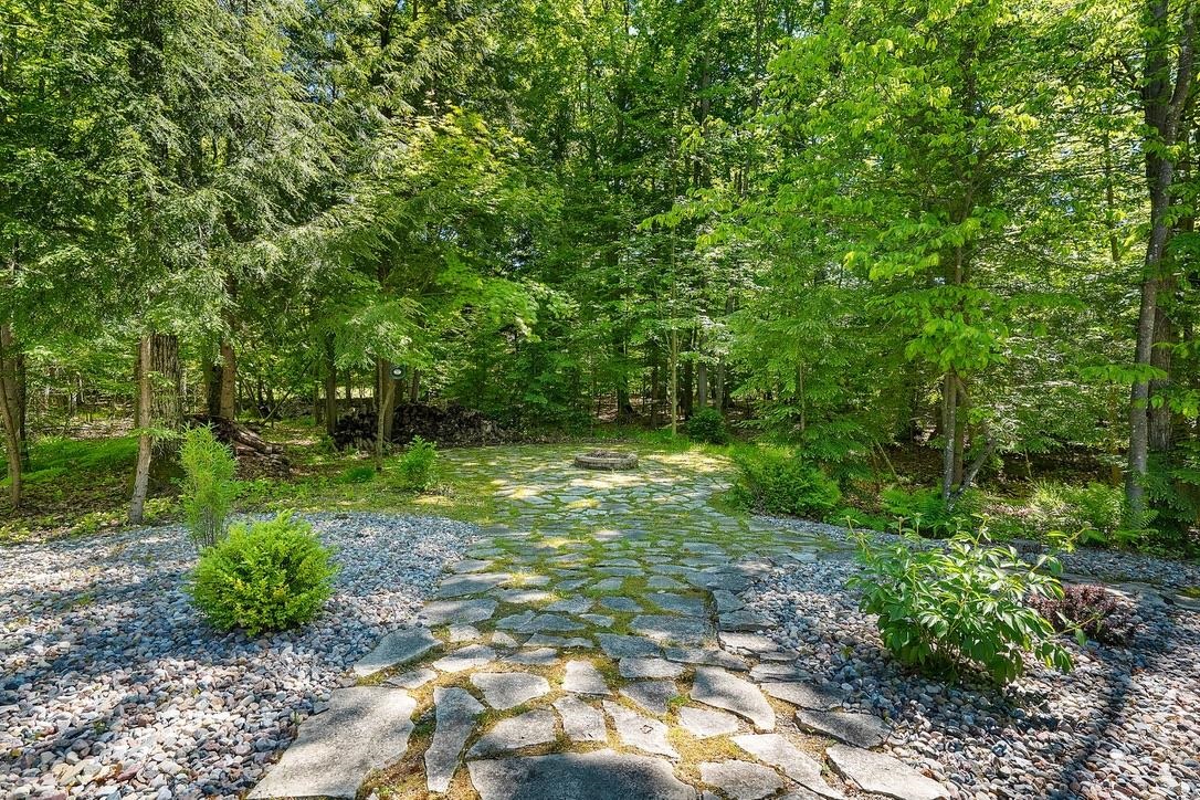 3413 BLACKBERRY Lane