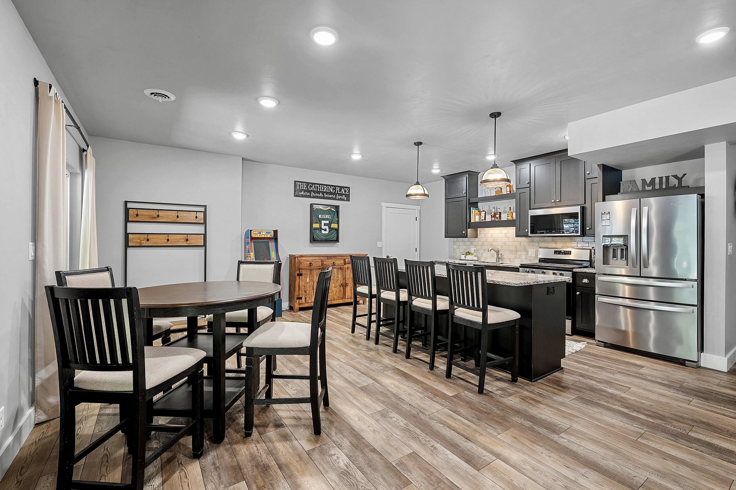 3413 BLACKBERRY Lane