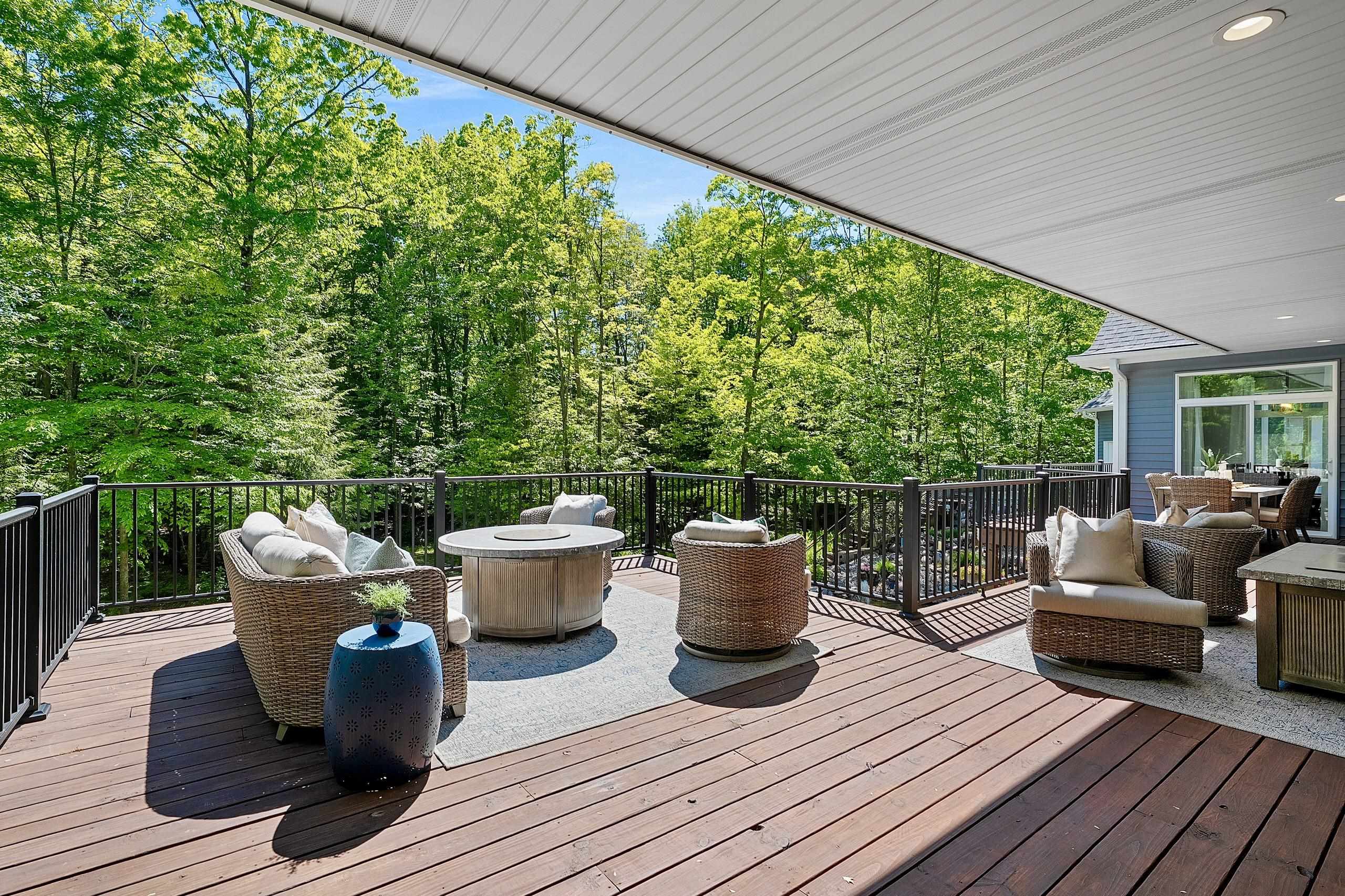 3413 BLACKBERRY Lane
