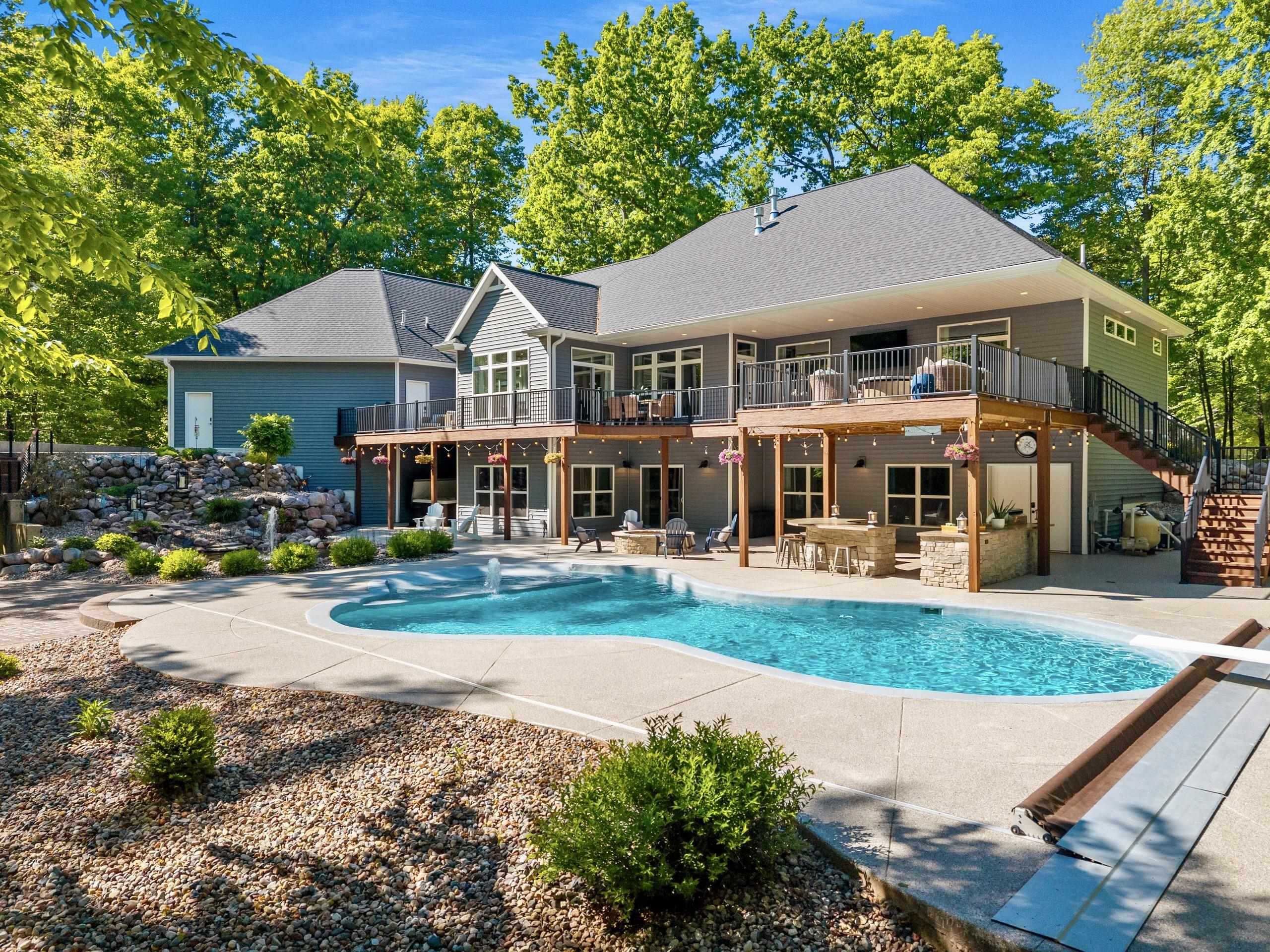 3413 BLACKBERRY Lane