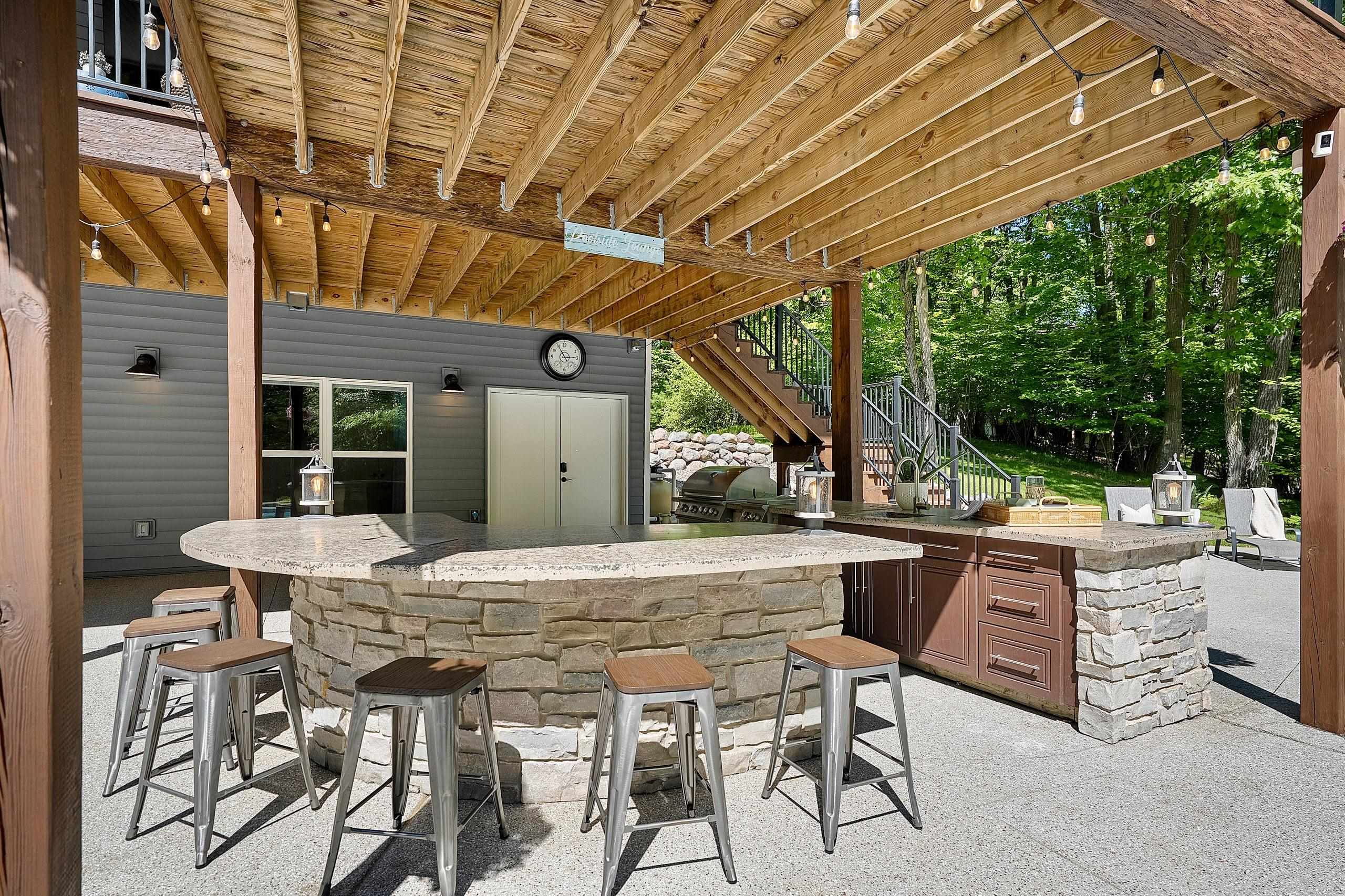 3413 BLACKBERRY Lane